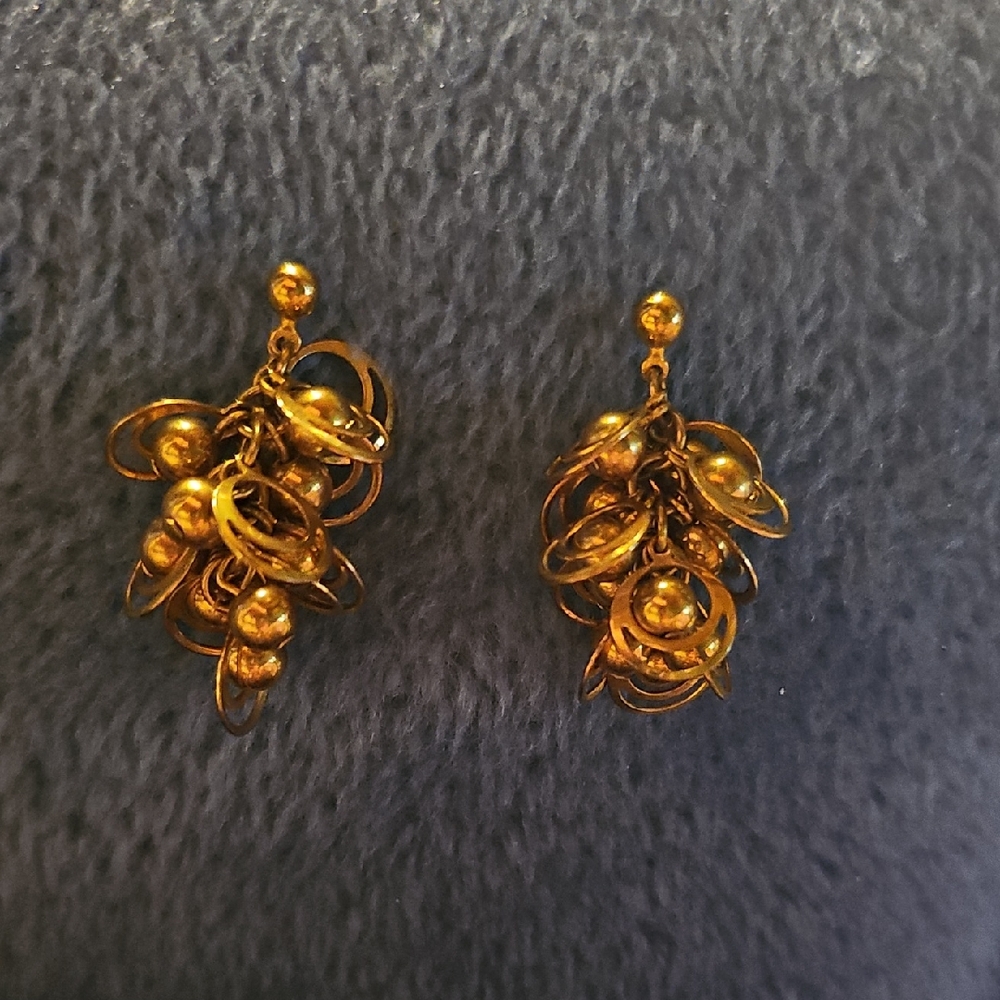 Avon Gold Tone Dangle Earrings Woman 80s Geometric Retro